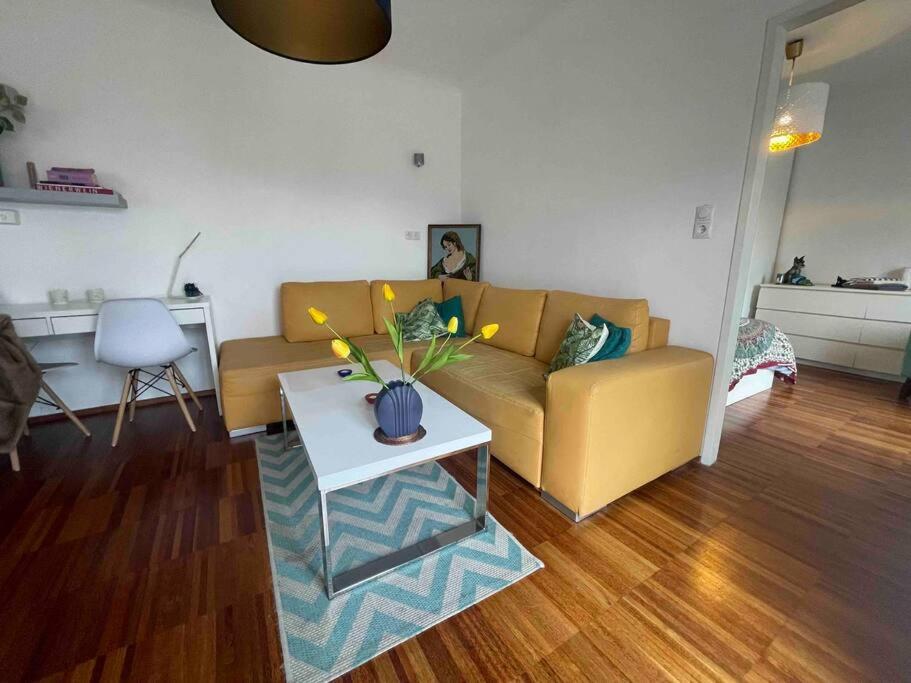 Cosy Flat With Huge Terrasse! Long Or Shortterm Viena Exterior foto