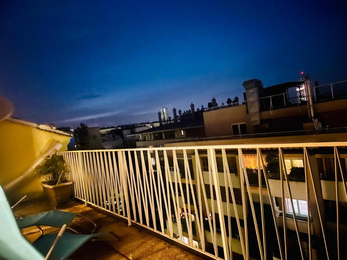 Cosy Flat With Huge Terrasse! Long Or Shortterm Viena Exterior foto